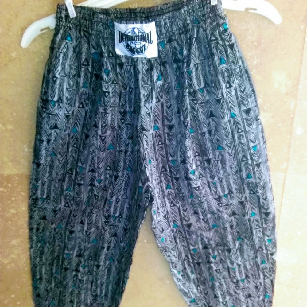 INTERNATIONAL BAGGYZ 80S HAREM PANTS